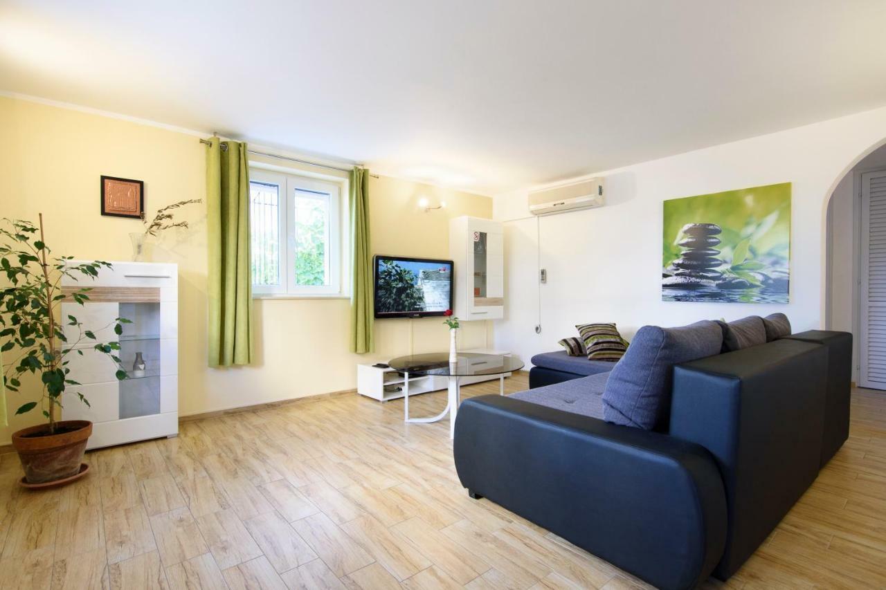 Relja Apartment *